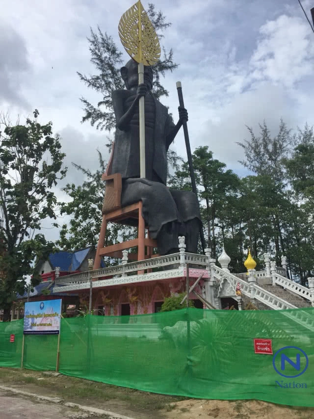 รื้อถอนสิ่งปลูกสร้าง17รายการวัดพระนางสร้าง จ.ภูเก็ต