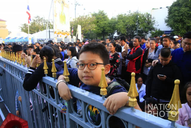 วันเด็กที่ทำเนียบคึกคัก เด็กเตรียมสัมผัสเก้าอี้นายกฯ