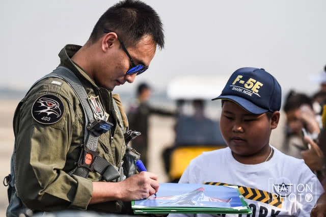 วันเด็ก 2561 กองบิน 6 ดอนเมืองคึกคัก สานฝันเด็กไทยรักการบิน