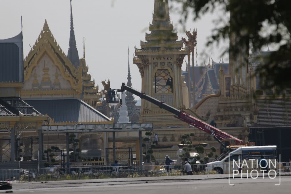 (ภาพชุด) เจ้าหน้าที่เข้ารื้อถอนพระเมรุมาศ (ภาพชุด) เจ้าหน้าที่เข้ารื้อถอนพระเมรุมาศ