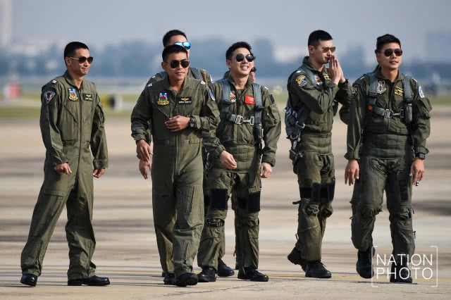 (ภาพชุด) เผยโฉมเหล่านักรบกลางเวหา
ผู้วาดฝันให้เด็กๆ ในวันเด็กแห่งชาติ 2561