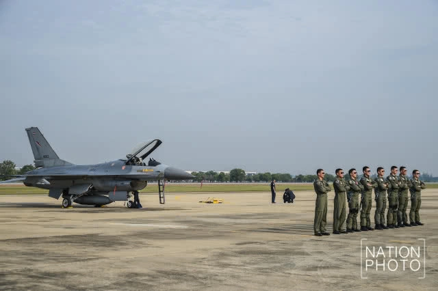 (ภาพชุด) เผยโฉมเหล่านักรบกลางเวหา
ผู้วาดฝันให้เด็กๆ ในวันเด็กแห่งชาติ 2561