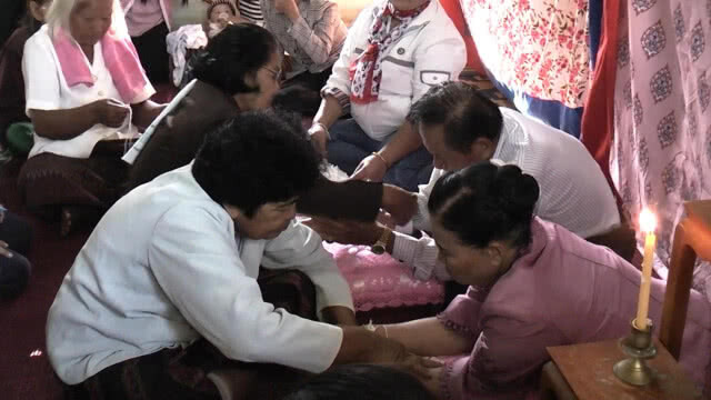 แสนชื่นมื่น! วิวาห์เจ้าบ่าวเจ้าสาวอายุรวม 137 ปี