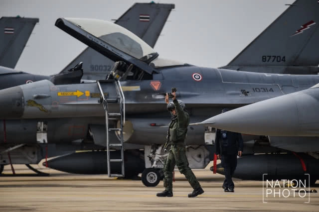 (ภาพชุด) เผยโฉมเหล่านักรบกลางเวหา
ผู้วาดฝันให้เด็กๆ ในวันเด็กแห่งชาติ 2561