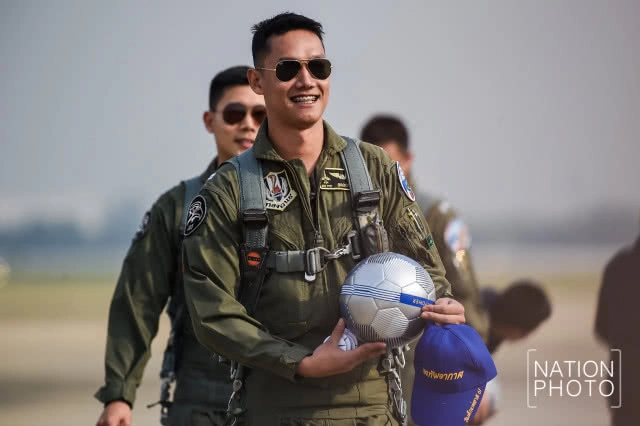 (ภาพชุด) เผยโฉมเหล่านักรบกลางเวหา
ผู้วาดฝันให้เด็กๆ ในวันเด็กแห่งชาติ 2561