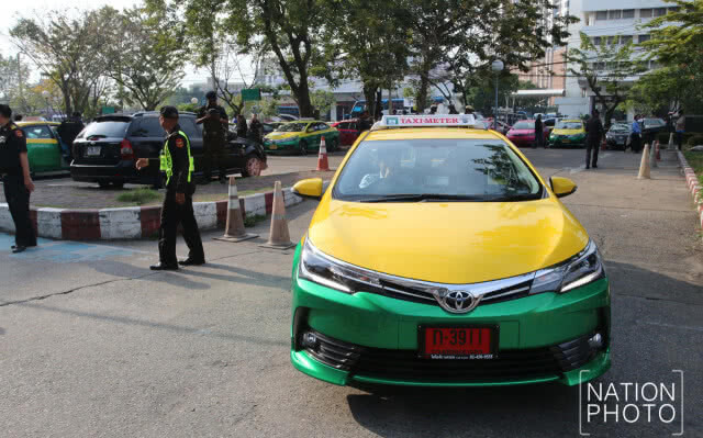 แท็กซี่กว่า 30 คัน ยื่นหนังสือร้องขนส่งฯ ผ่อนผันติด GPS Tracking
