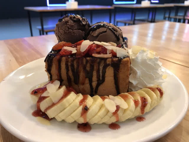 ฉ่ำว๊าว...เมนูหวาน
Lick YR Lips Cafe by ตำแหล