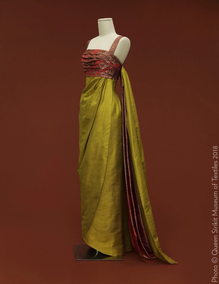 พิพิธภัณฑ์ผ้าฯ จัดแสดงฉลองพระองค์ชุดราตรี 9 องค์ใหม่ ออกแบบโดย ปิแอร์ บัลแมง