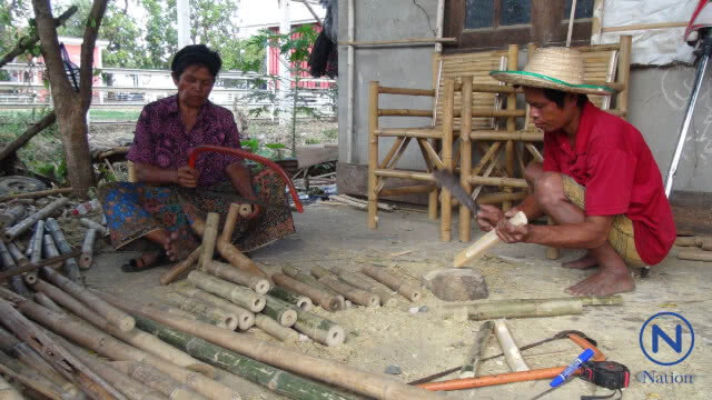ป้า 63 ทำซุ้ม-แคร่ไม้ไผ่ขาย
รายได้เดือนละกว่า 7 หมื่น