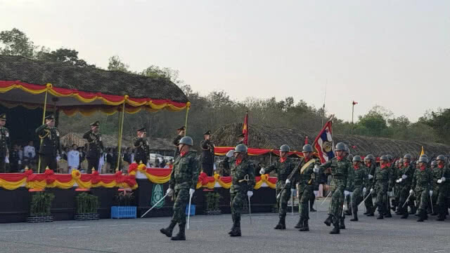 "บูรพาพยัคฆ์" โชว์พลัง 12 กองพันสวนสนามวันกองทัพไทย