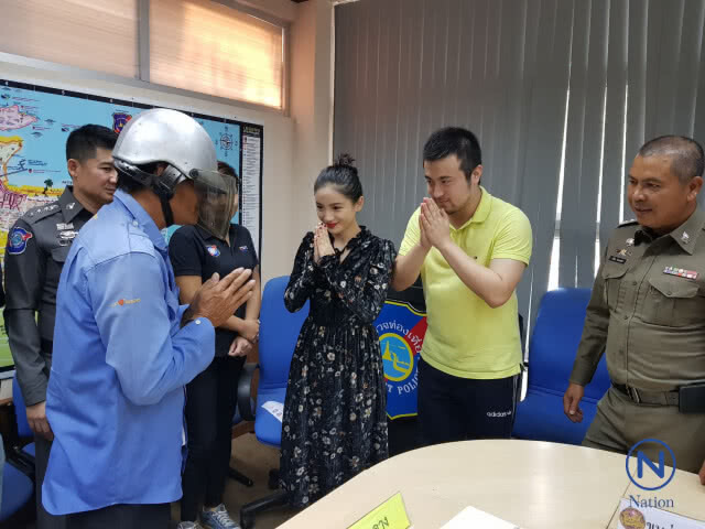 รวบแท็กซี่
ลัก"หลุยส์ วิตตอง"ชาวจีน
รับเอาไปจ่ายค่างวดรถ