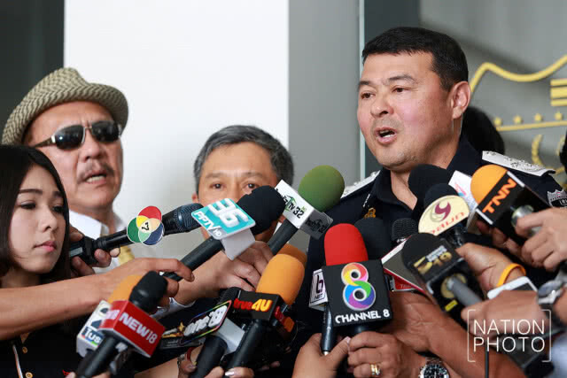 "ชูวิทย์" นำหลักฐานรูปถ่าย "เสี่ยกำพล" โชว์สื่อ
