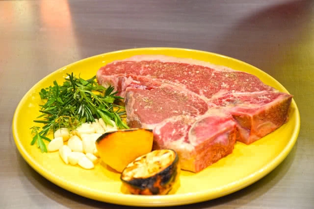 อร่อยปักหมุด : เบนิฮานา สเต็กเฮ้าส์สไตล์ญี่ปุ่น โรงแรมอวานี เอเทรียม ถนนเพชรบุรี กรุงเทพฯ