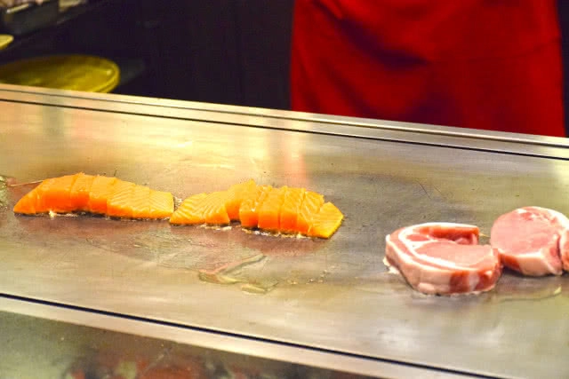 อร่อยปักหมุด : เบนิฮานา สเต็กเฮ้าส์สไตล์ญี่ปุ่น โรงแรมอวานี เอเทรียม ถนนเพชรบุรี กรุงเทพฯ