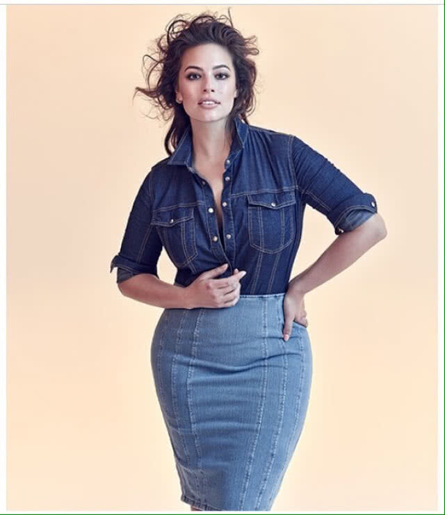 Ashley Graham 
นำเทรนด์ "อ้วนสวย"