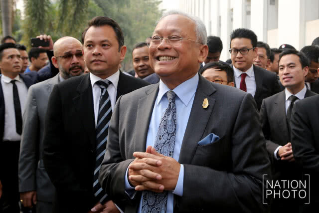 "สุเทพ" บอก เราคนไทยเคารพ กม. หลังถูกฟ้องกบฏ