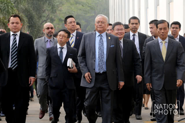 "สุเทพ" บอก เราคนไทยเคารพ กม. หลังถูกฟ้องกบฏ