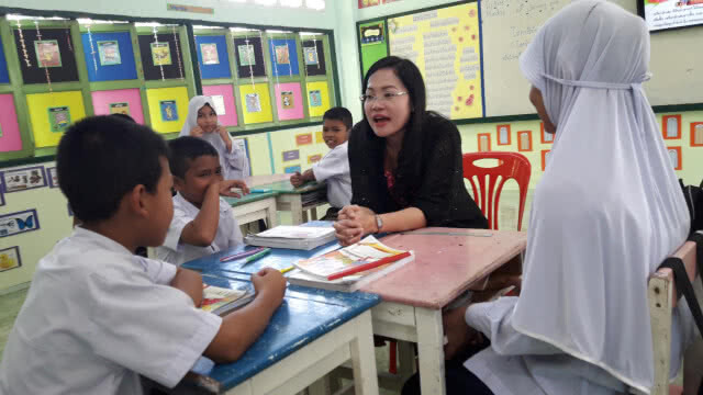 ดร.เกศทิพย์ และคณะนิเทศจิตอาสาฯ
ติดตามการจัดการเรียนรู้แบบ (Active Learning)