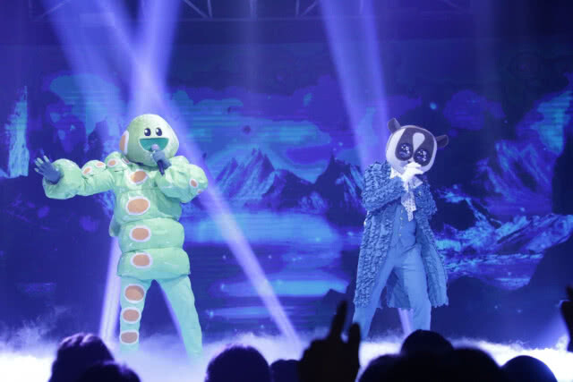 หน้ากากนางอาย ถอดหน้ากากแล้ว
หน้ากากหนอนชาเขียว เป็นแชมป์ The Mask Single 3