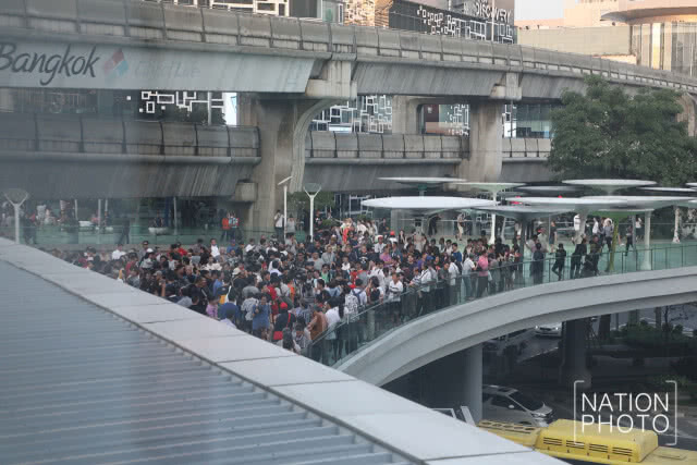 ภาพชุด : ม็อบคัดค้านเลื่อนเลือกตั้ง