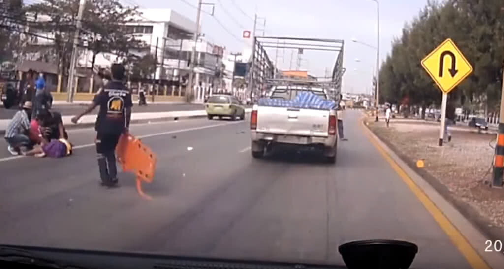 กระบะ ชนยายสาหัส