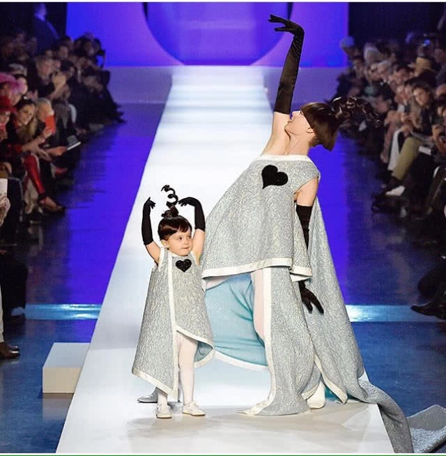 แม่จ๋า ขอหนูแจ้งเกิดบ้าง!