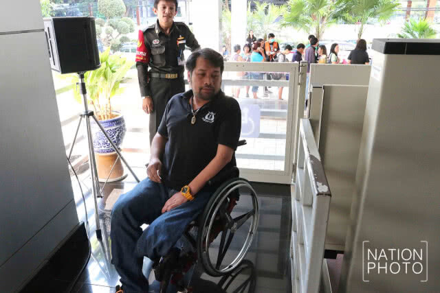 กรมธนารักษ์ เปิดให้ ปชช.รับเหรียญที่ระลึก พระราชพิธีถวายพระเพลิงพระบรมศพ ในหลวง ร.๙