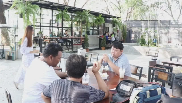 "มินิม่อนคาเฟ่" ร้านกาแฟสไตล์แหวกแนวเสมือนอยู่ในสวนสัตว์