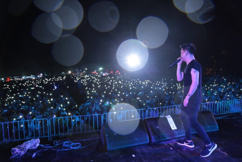 'EFM Chill on The Hill No.8' ฉ่ำฝน