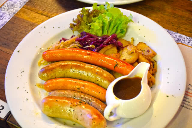 อร่อยปักหมุด : ชไนเดอร์ เฮาส์ ร้านอาหารสไตล์ เยอรมัน ทวีส ไทย อารีย์ ซอย 4 พหลโยธิน