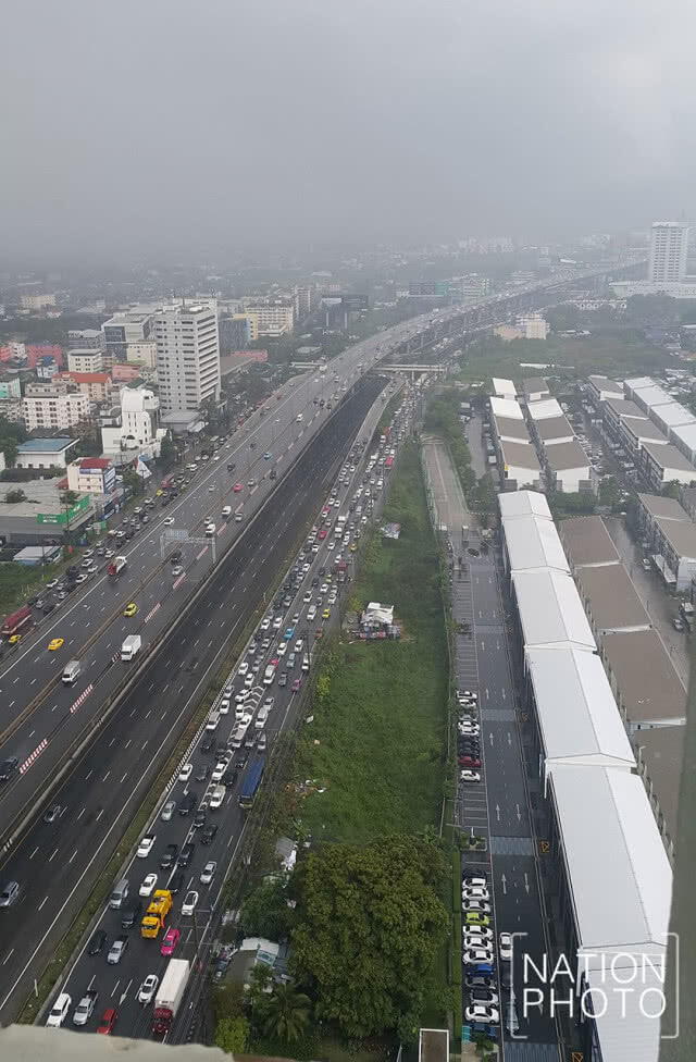 บางนา-ตราด หนึบ! หลังฝนตกหนัก