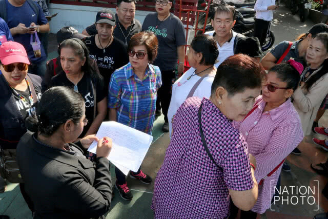 39 ผู้ชุมนุมสกายวอล์ค รับทราบข้อหา ที่ สน.ปทุมวัน