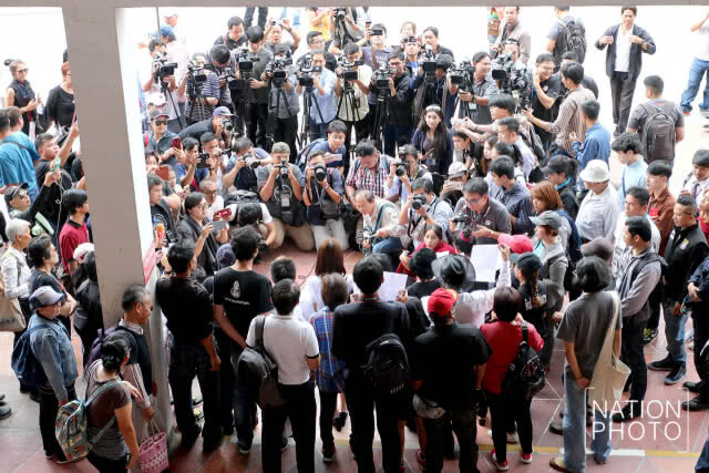 39 ผู้ชุมนุมสกายวอล์ค รับทราบข้อหา ที่ สน.ปทุมวัน