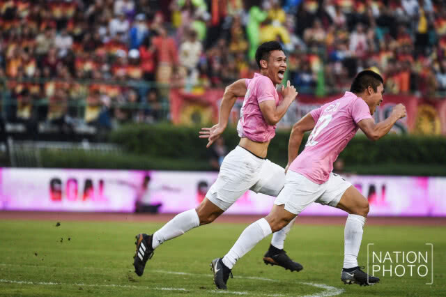 จุฬาฯ โขกตีเสมอ มธ. ช่วงทดเจ็บ ครองแชมป์ร่วม บอลประเพณี ครั้งที่ 72