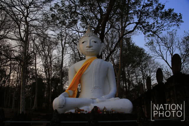 ท่องเที่ยววันหยุด.........เจดีย์หินพันล้านก้อน วัดภูพนมดี จ.อำนาจเจริญ