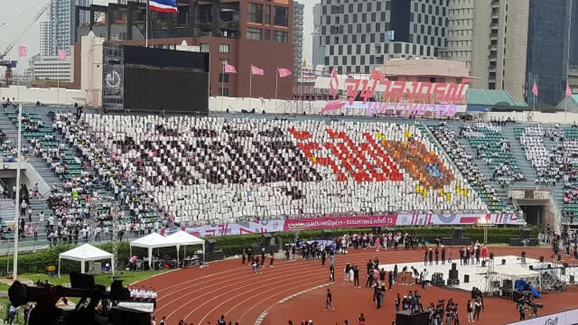 รวมภาพ แปรอักษร บอลประเพณี จุฬาฯ-ธรรมศาสตร์ ครั้งที่ 72