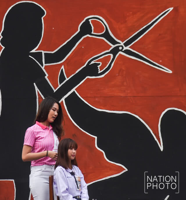 ยลโฉม "หุ่นล้อการเมือง" งานบอลจุฬาฯ-ธรรมศาสตร์ ครั้งที่ 72