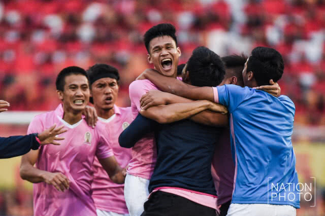 จุฬาฯ โขกตีเสมอ มธ. ช่วงทดเจ็บ ครองแชมป์ร่วม บอลประเพณี ครั้งที่ 72