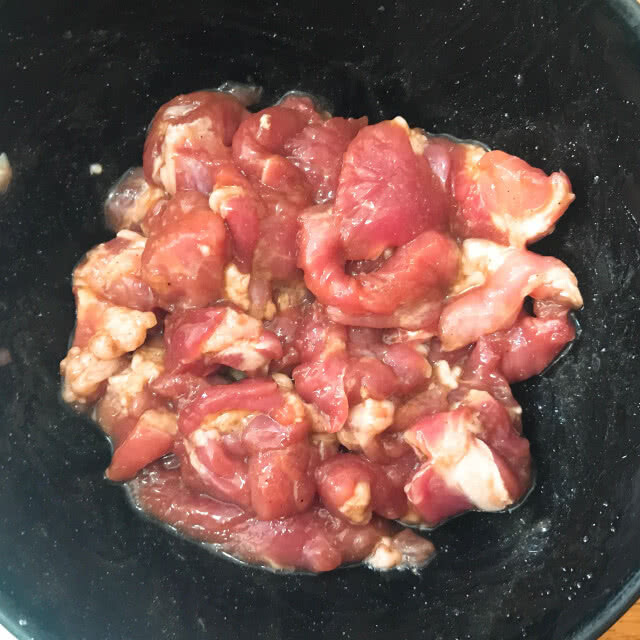 ครัวน้าคม : หมูทอดคลุกฝุ่น เมนูอร่อยแซ่บ ง่ายๆ