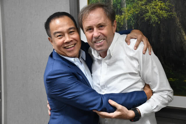 แฟนช้างศึก ได้เฮ! ส.บอล ต่อสัญญา"ราเยวัช" ยาวถึงปี 2563