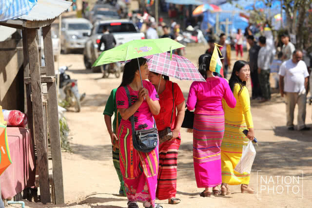 (ภาพชุด)งานสวนสนามในการครบรอบ 71 ปี "วันชาติไทใหญ่"