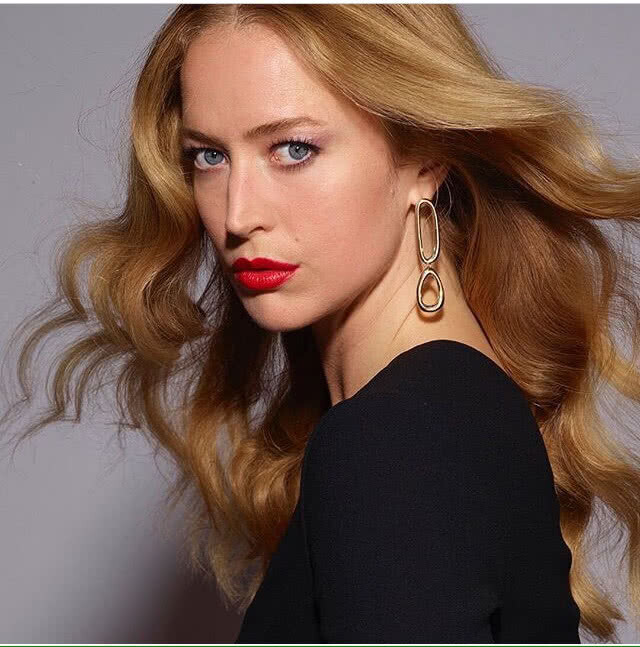 Revlon อยากให้ผู้หญิง "กล้าสวย"