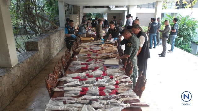 ค้นบ้าน"เปรมชัย" พบ
"งาช้าง-ปืน 40 กระบอก"
ศรีวราห์"ยัน
ตรวจพบลายนิ้วมือ-ดีเอ็นเอใคร
ดำเนินคดีทุกคน