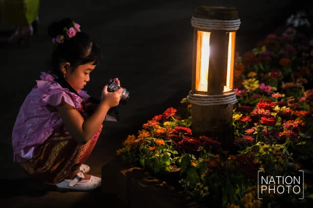 แสงสีตระการตาในงาน "อุ่นไอรัก คลายความหนาว"