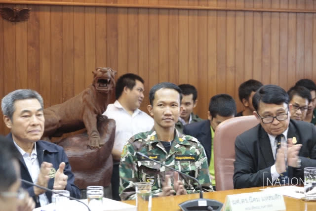 แห่ให้กำลังใจ "หัวหน้าวิเชียร"