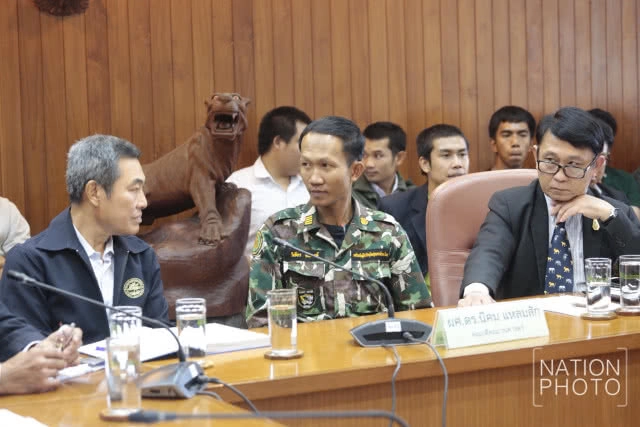 แห่ให้กำลังใจ "หัวหน้าวิเชียร"