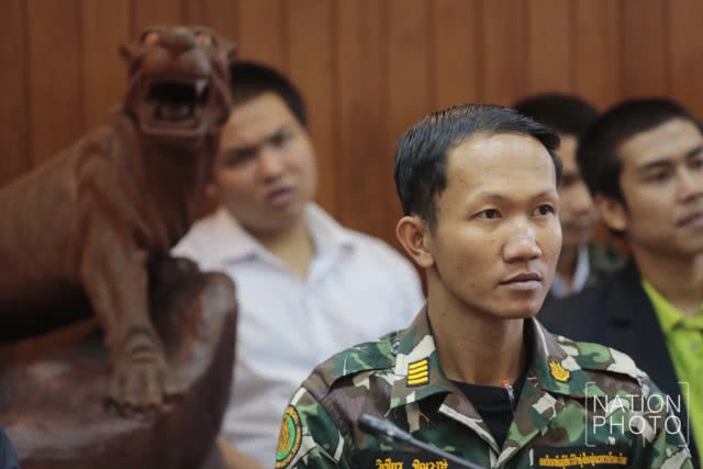 แห่ให้กำลังใจ "หัวหน้าวิเชียร"