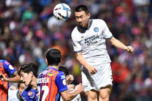 "สิงห์เจ้าท่า" เปิดบ้านเฉือน "โลมาสีน้ำเงิน"