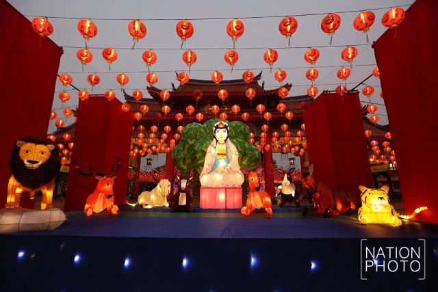 ศาลเจ้ามูลนิธิธรรมกตัญญู เสียนหลอไต้เทียนกง ประดับโคมไฟรับตรุษจีน