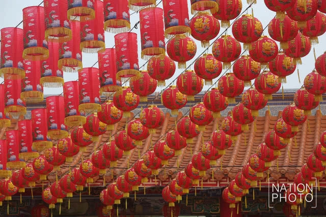 ศาลเจ้ามูลนิธิธรรมกตัญญู เสียนหลอไต้เทียนกง ประดับโคมไฟรับตรุษจีน